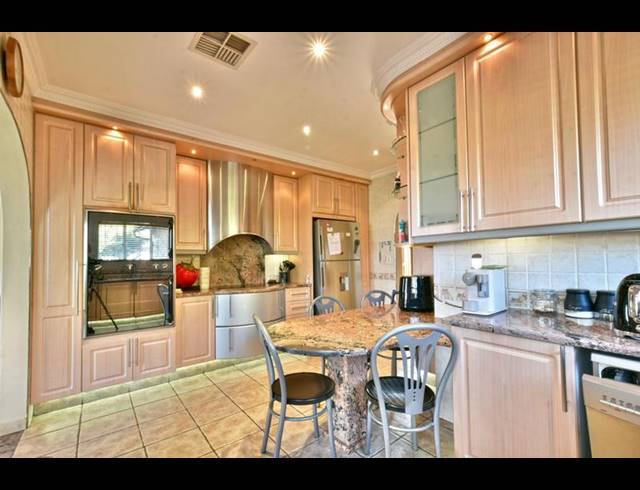 4 BEDROOM HOUSE FOR SALE IN GLENVISTA
